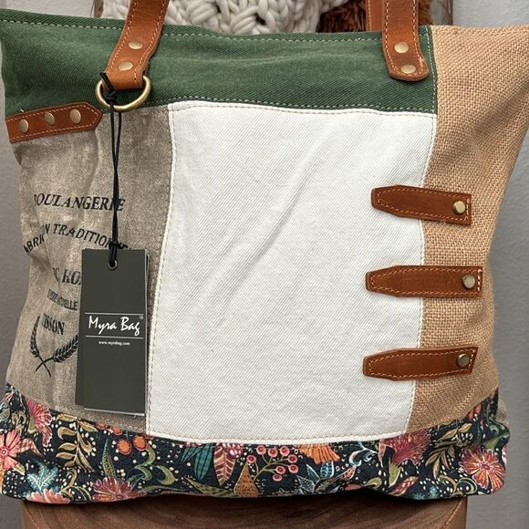 Myra Boulangerie Floral Trim Tote - Picture 3 of 8